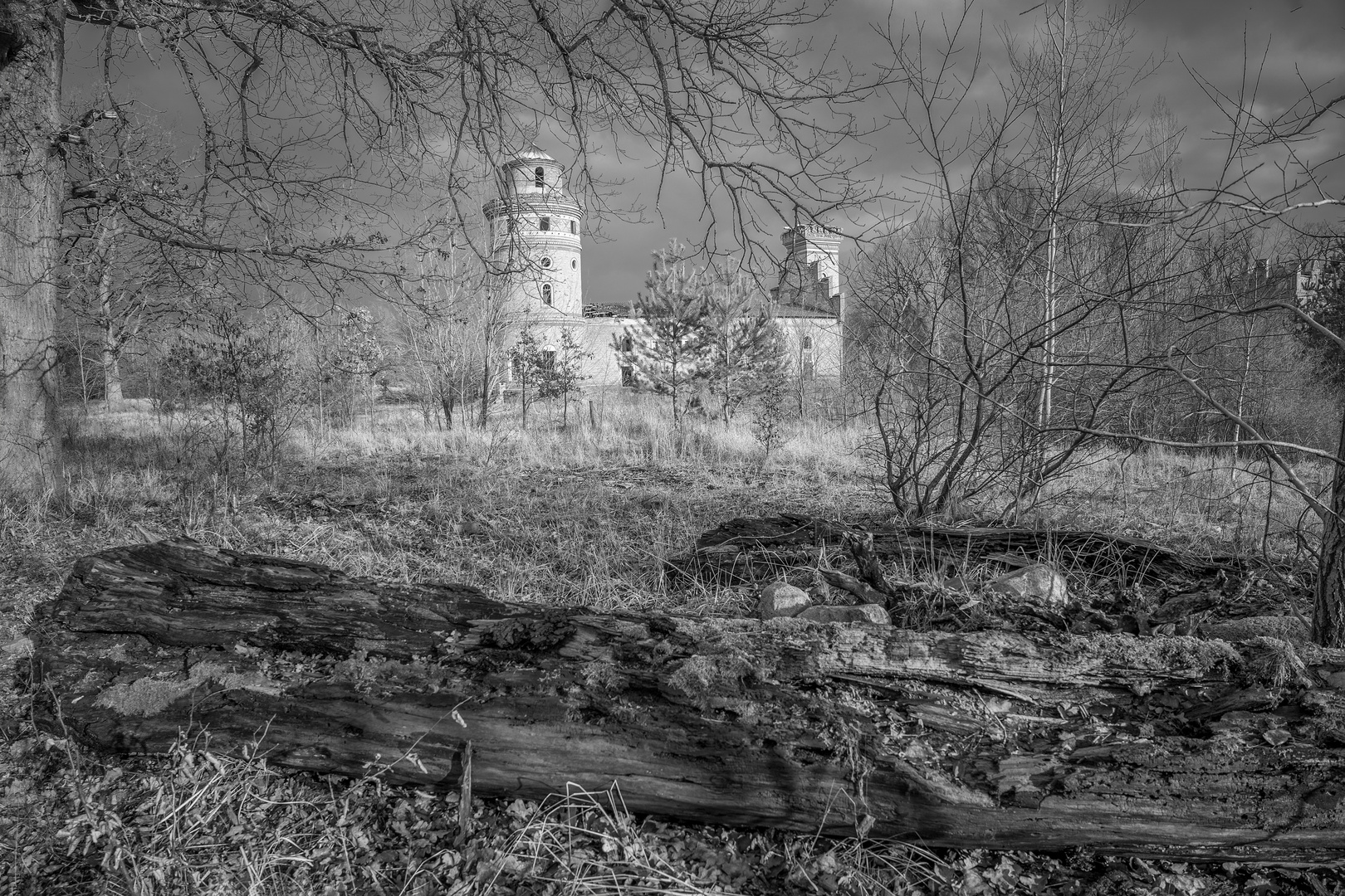 Herrenhaus Gentzrode schwarz/weiss