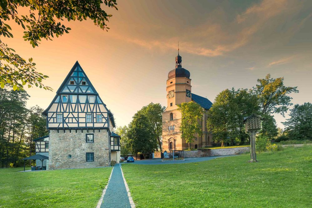 Herrenhaus und Kirche in Kürbitz