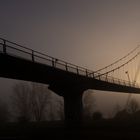 Herrenkrugbrücke Magdeburg im Sonnenaufgang bei Nebel