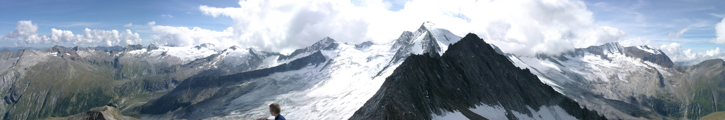 Herrliche Aussicht auf dem Schönbichler Horn (3134 m)