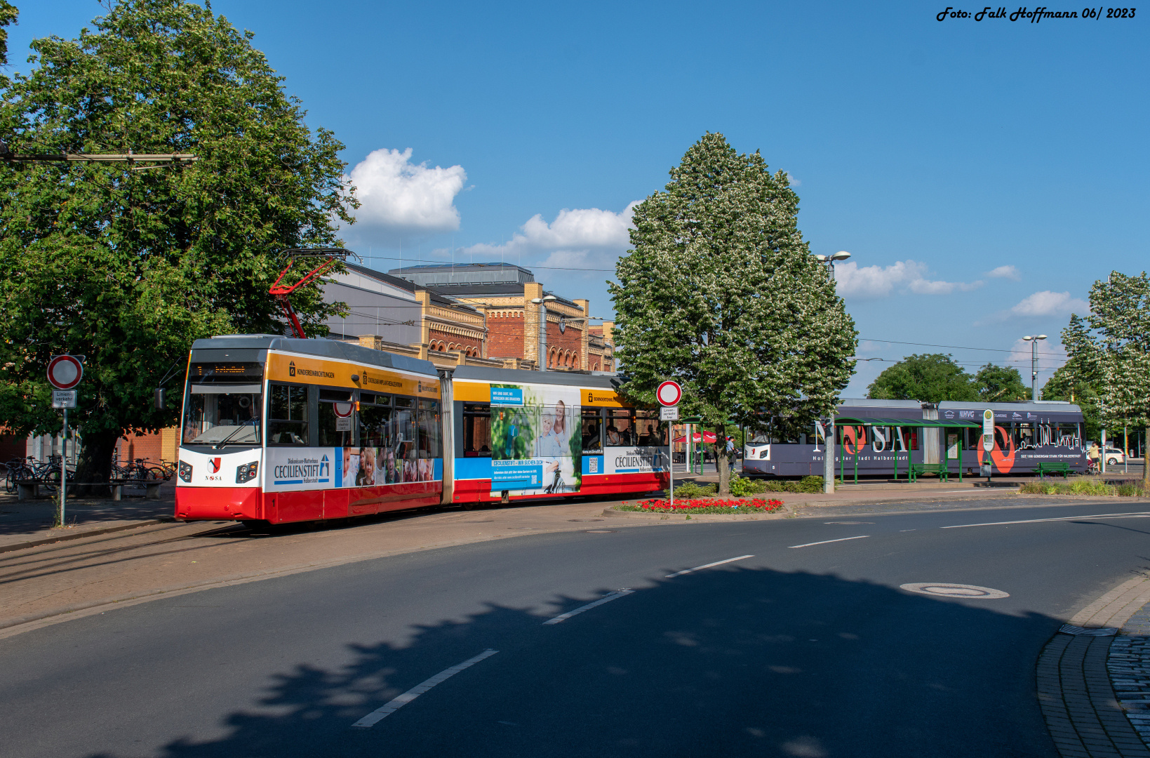 Herrliche Kulisse am Bahnhof