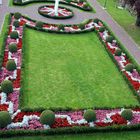 Herrliche mit Blumen geschmückte Parkanlage in Luxemburg Stadt