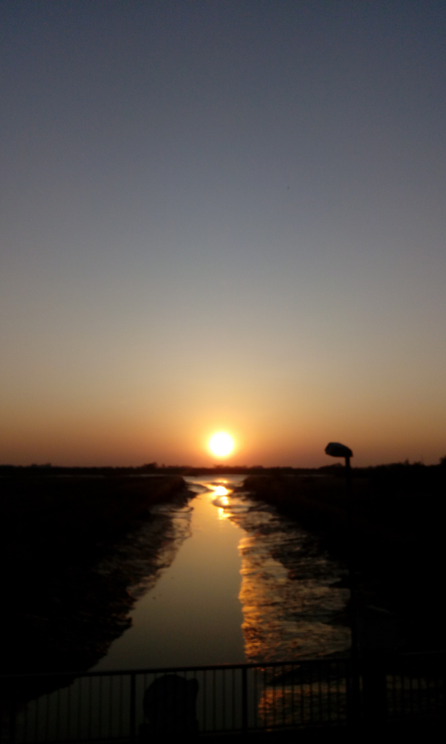 Herrlicher Sonnenuntergang in Ostfriesland