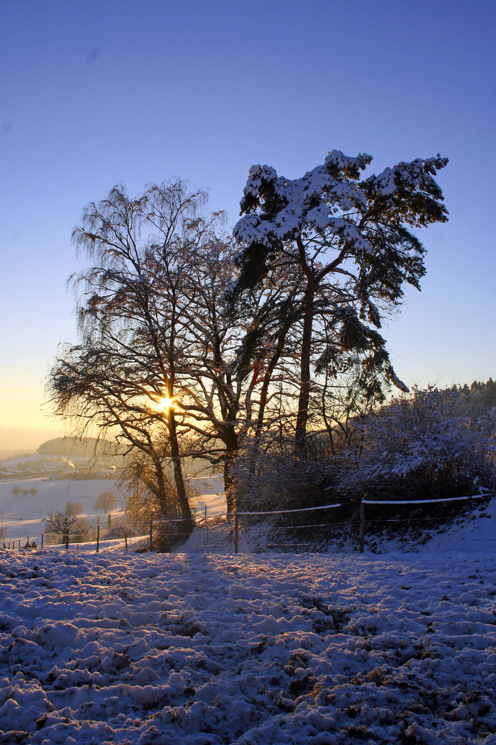 Herrlicher Sonnenuntergang in weiss