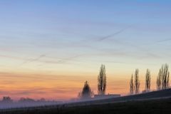 Herstnebel und Sonnenuntergang bei Ratingen