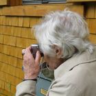 Herta (90) hat schon immer gerne fotografiert. 