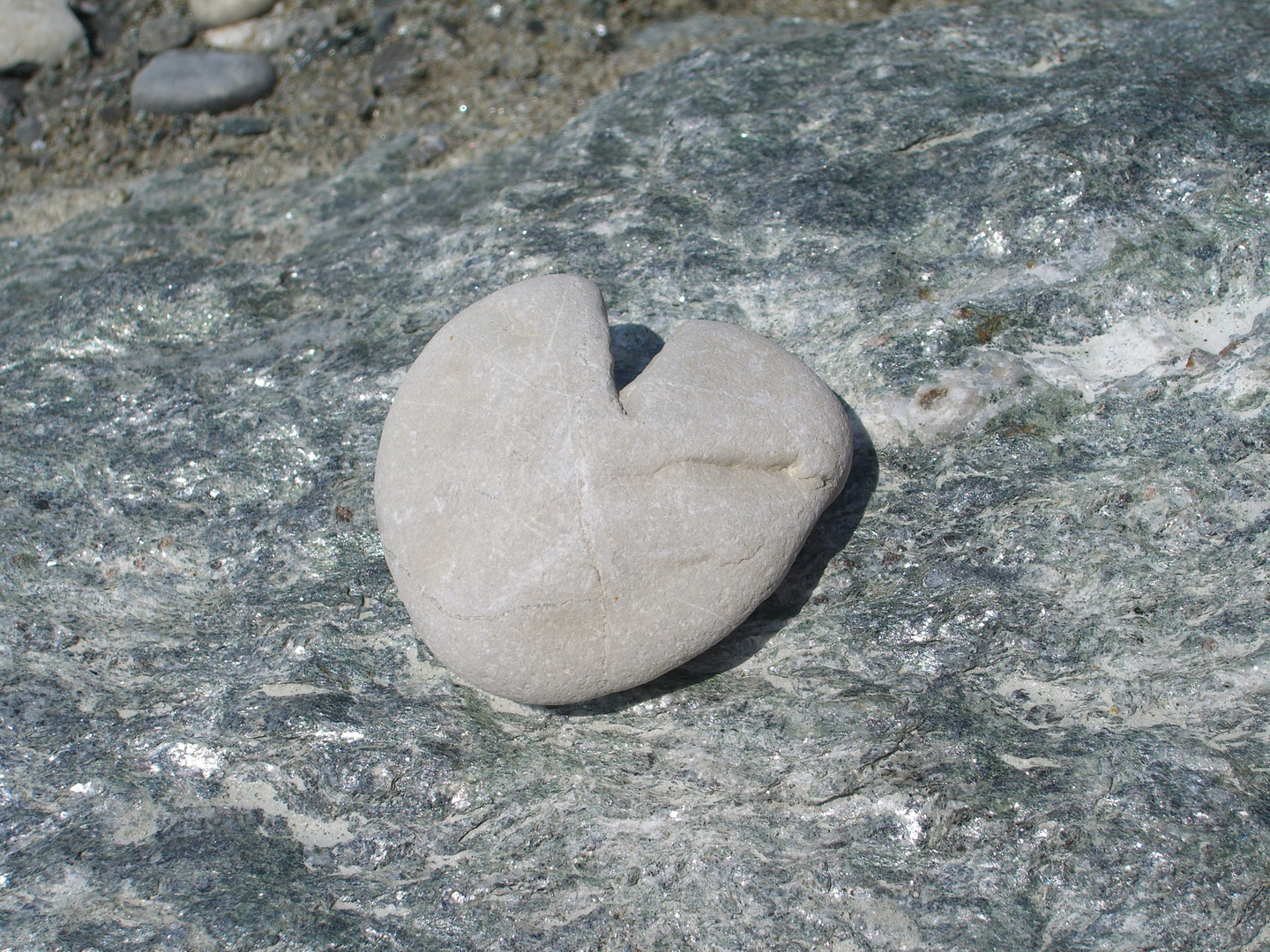 herz aus stein herz aus stein