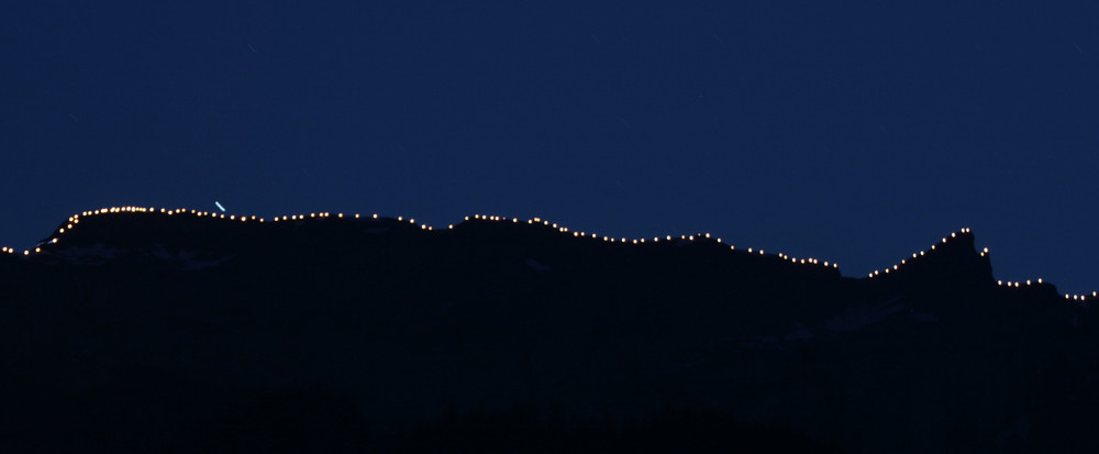 Herz-Jesu Feuerbrennen am Sonnwendjoch (Kramsach/Tirol)