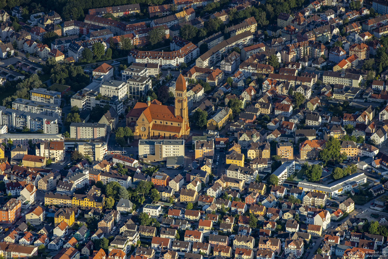 Herz Jesu Kirche aus der Luft