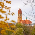 Herz Jesu Kirche im Herbst