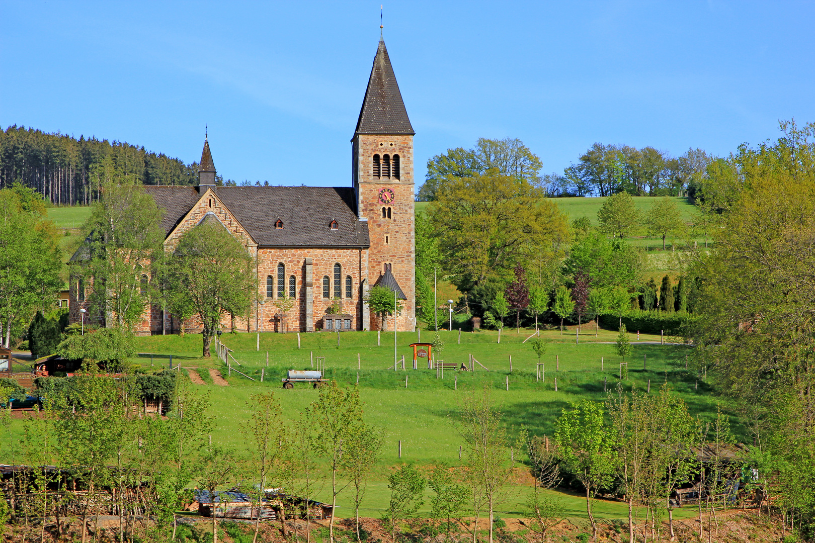 Herz-Jesu-Kirche in Kirchhundem-Albaum