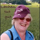 HERZHAFTES LACHEN