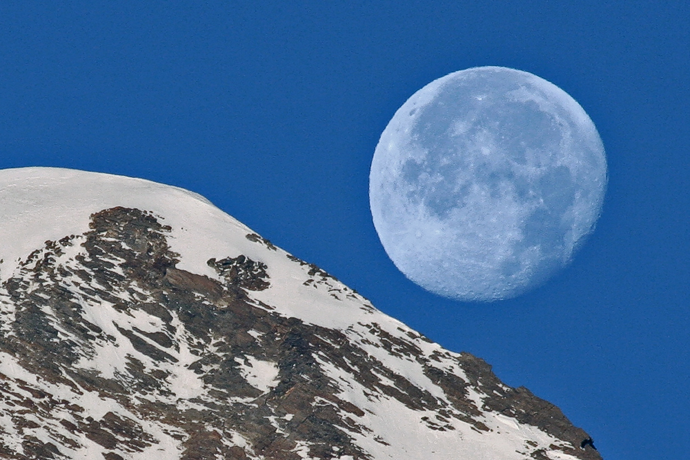 Herzlichen Glückwunsch für Maria  zum Geburtstag mit dem Mond...