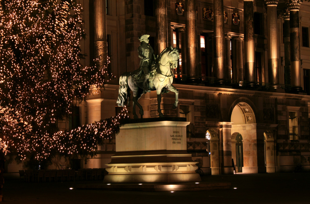 Herzog Carl Wilhelm Ferdinand in Weihnachtsstimmung