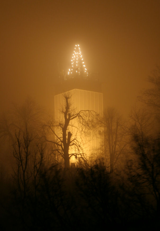 Hessenturm im Nebel