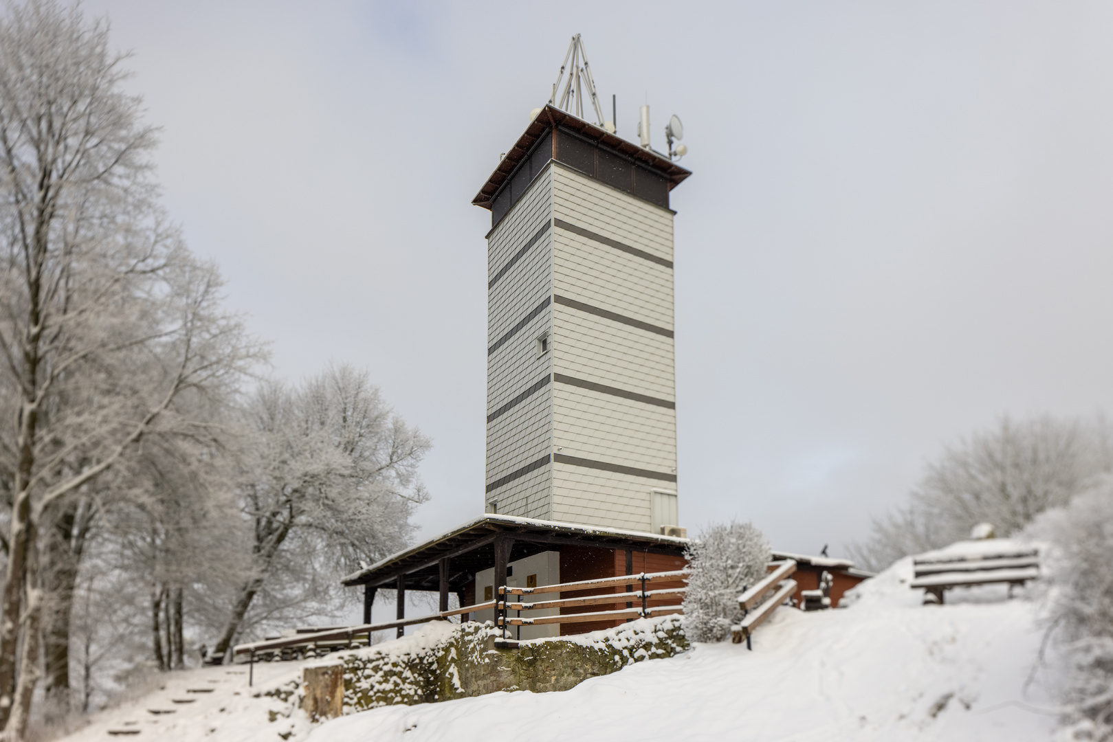 Hessenturm im Schnee