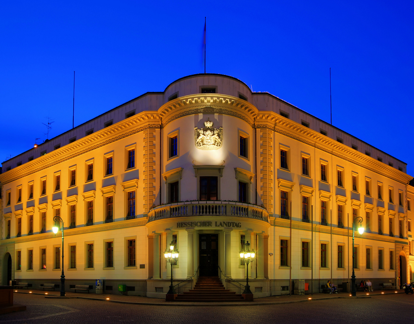 Hessischer Landtag in Wiesbaden am Abend