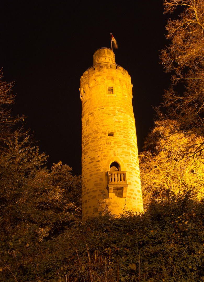 Heuchelberger Warte bei Nacht