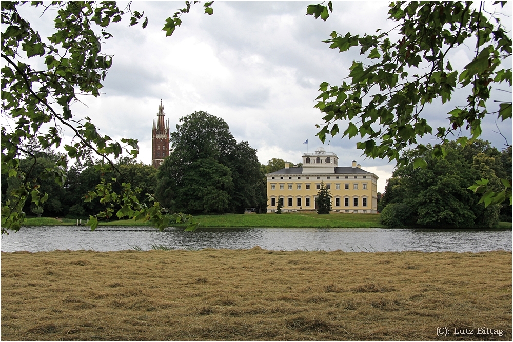 Heuernte am Schloss Wörlitz