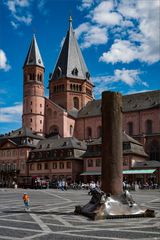 Heunensäule auf dem Mainzer Markt