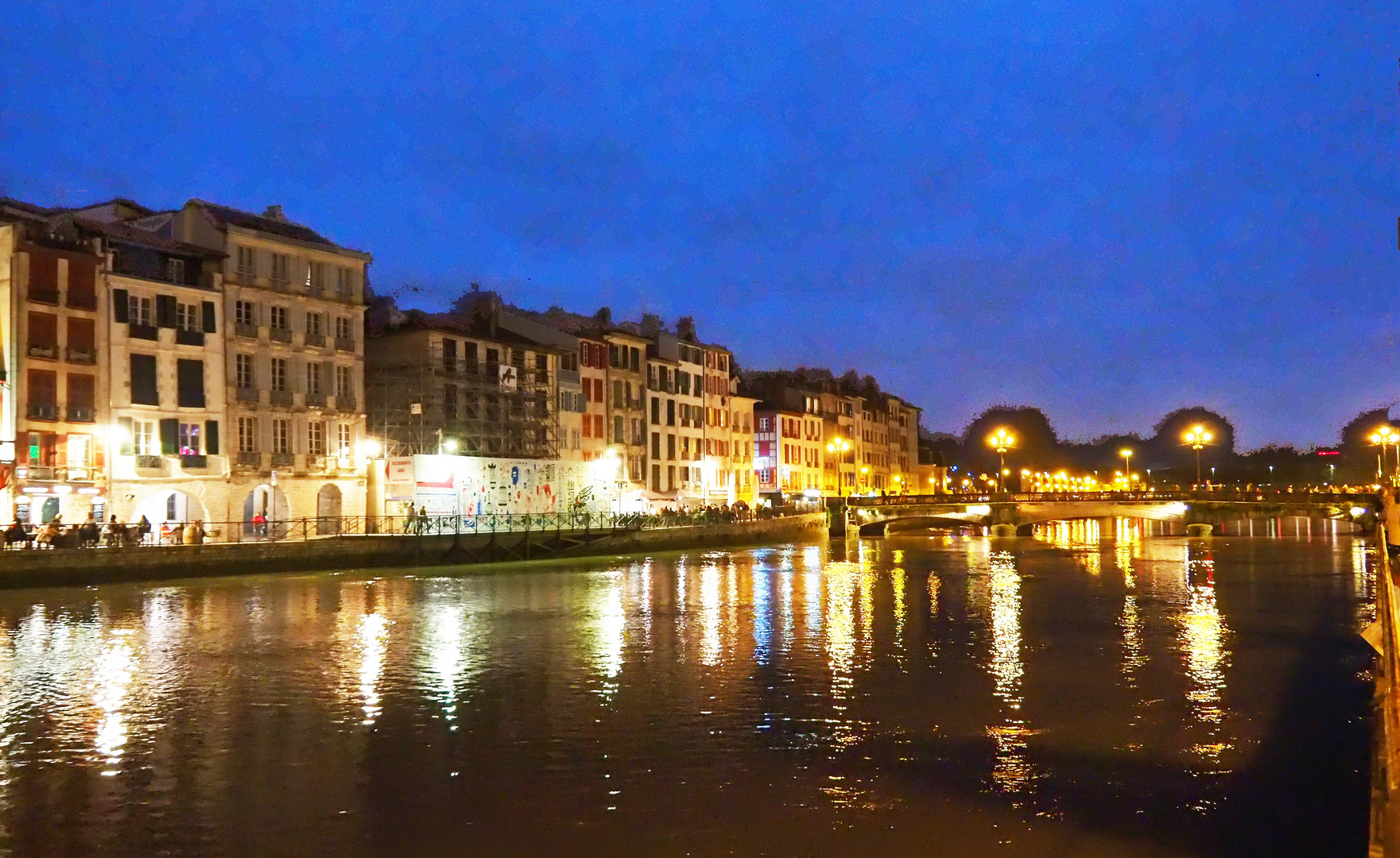 Heure bleue en bord de Nive   -  Bayonne