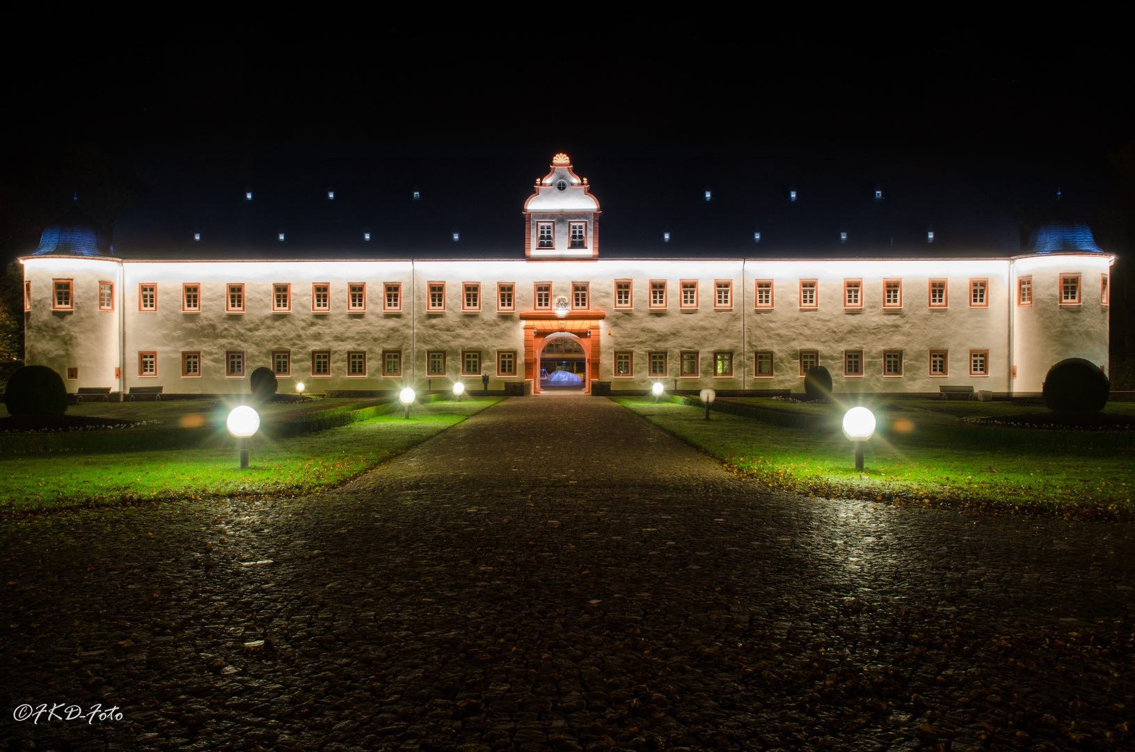 Heusenstamm-Schloss bei Nacht