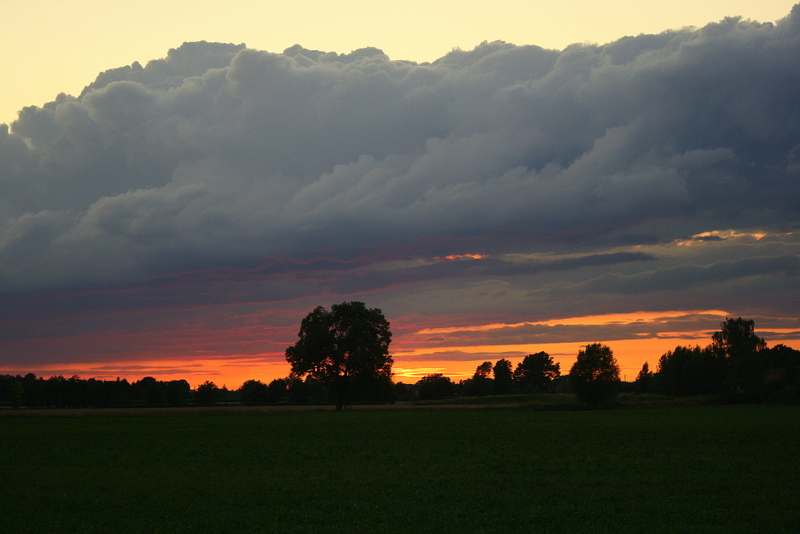 Heute gegen 21.15 Uhr Blick in Richtung Westen