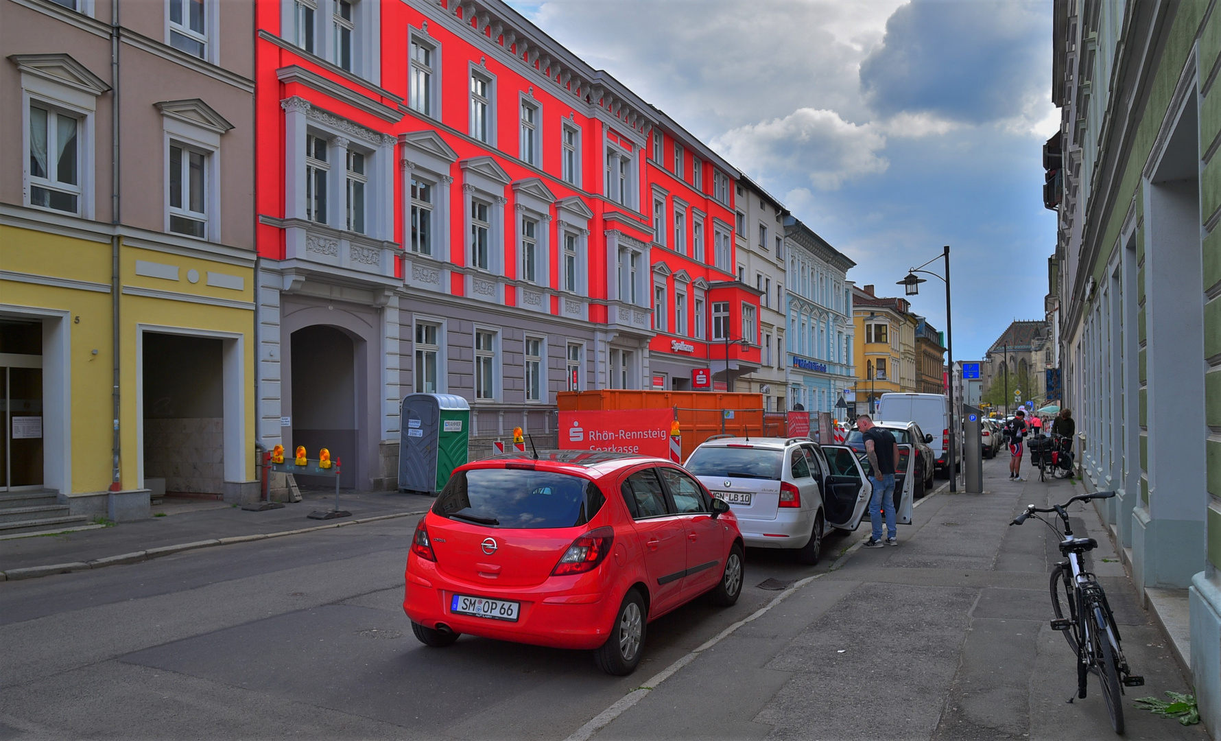 heute in Meiningen, das rote Auto