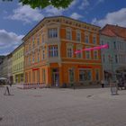 heute in Meiningen, das schöne orange Haus am Markt