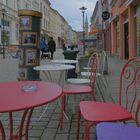 heute in Meiningen: freie Plätze laden zum Kaffee-Trinken ein