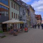 heute in Meiningen, freie Plätze laden zum Kaffee-Trinken ein