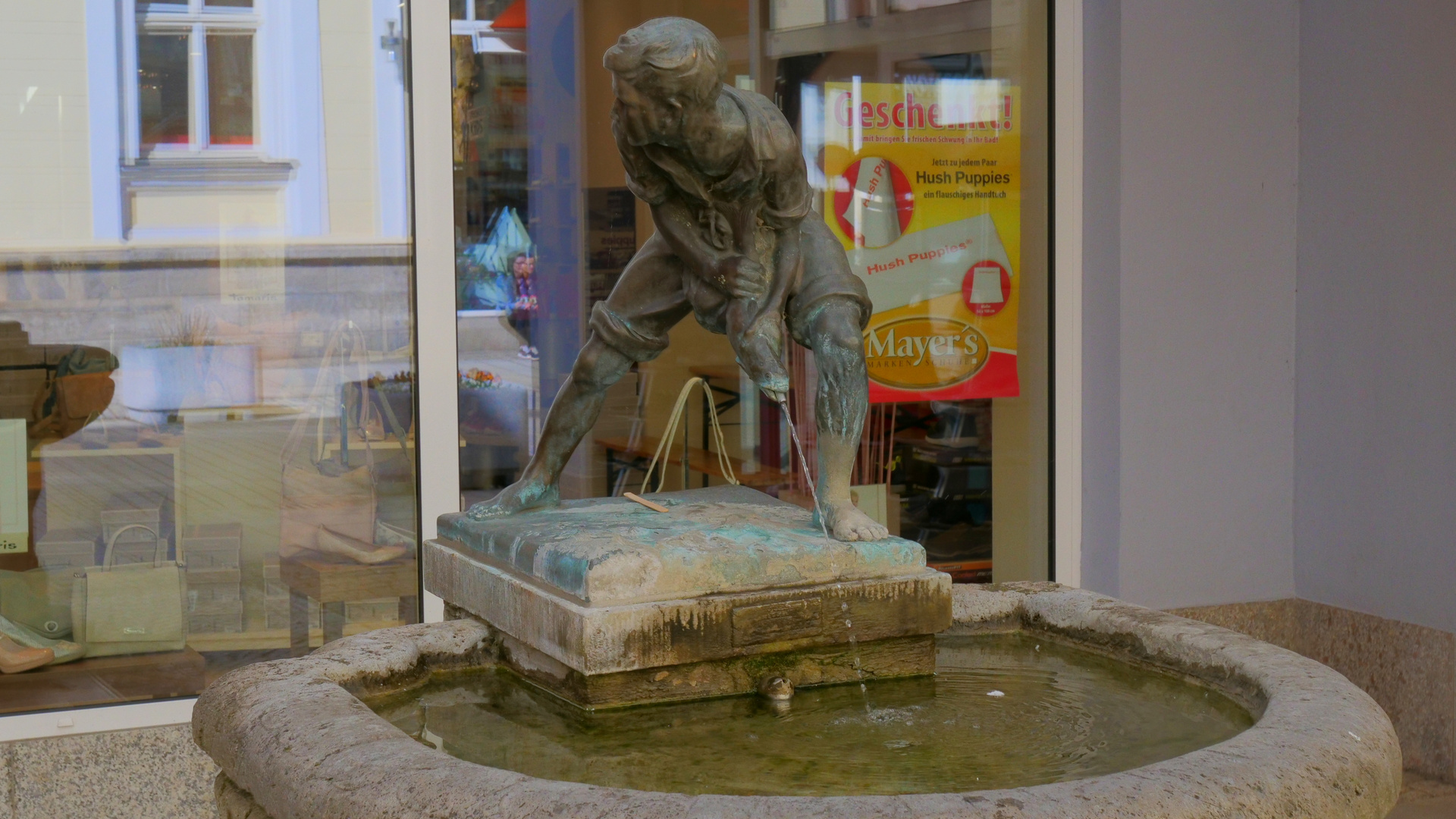 heute in Meiningen, noch ein schöner Brunnen (hoy en Meiningen, ótro fuente muy bello)