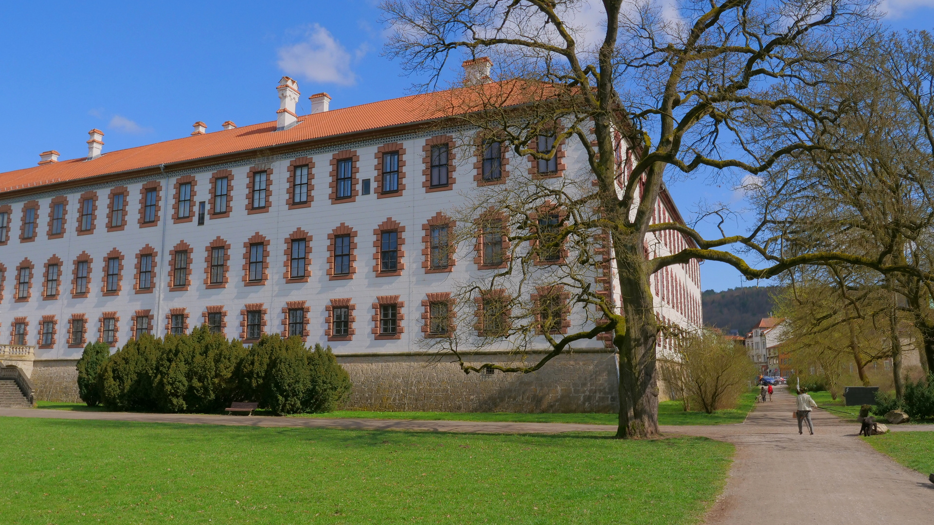 heute in Meiningen, Schloßpark (hoy en Meiningen, jadínes del palacio)