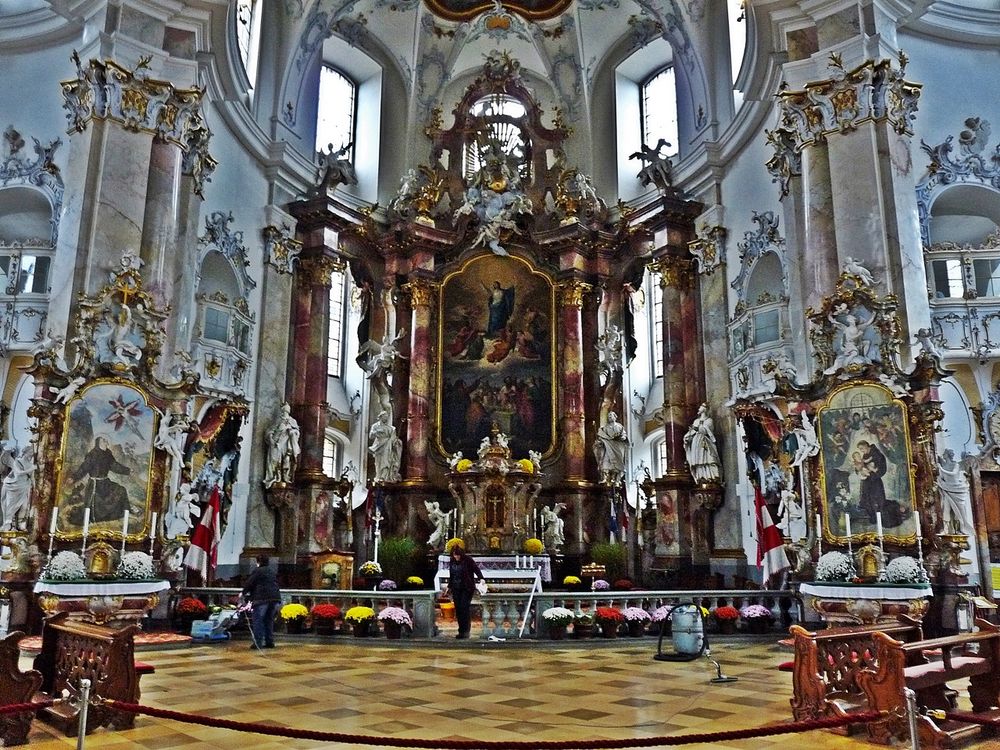 heute ist Sonntag ...da gehen wir in die Kirche...