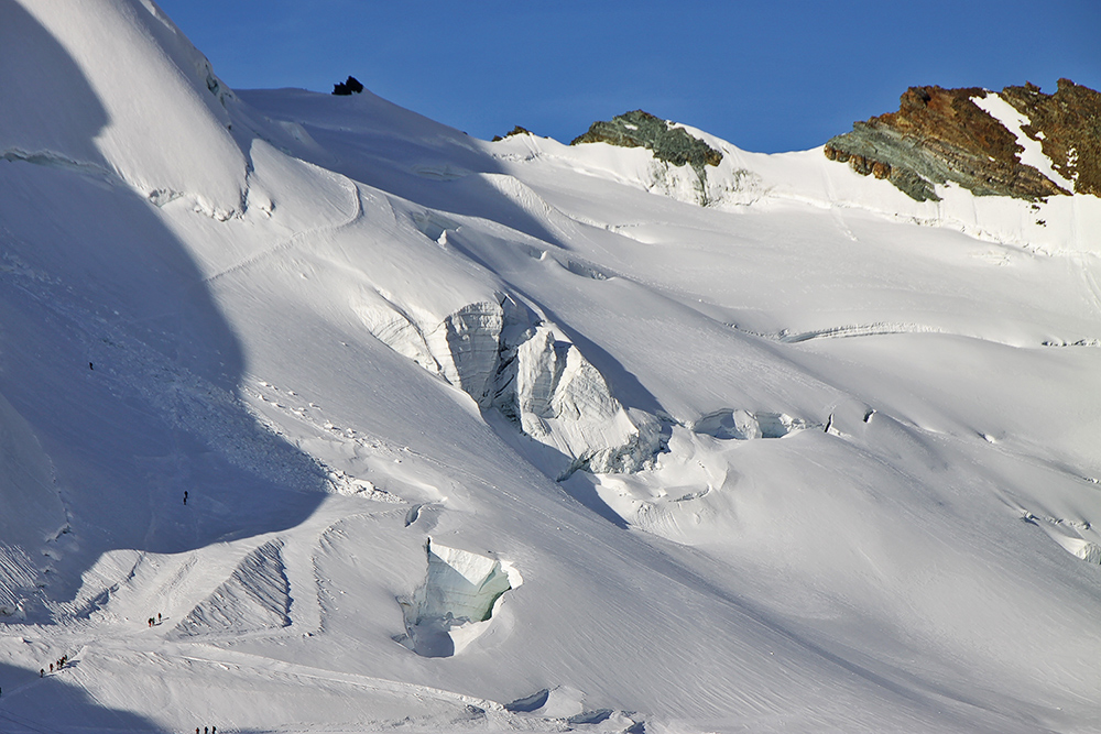 Heute Morgen 7,53 Uhr am Mittelallalin  (3500m)aufgenommen und in weniger als 2 St.schon zu sehen...