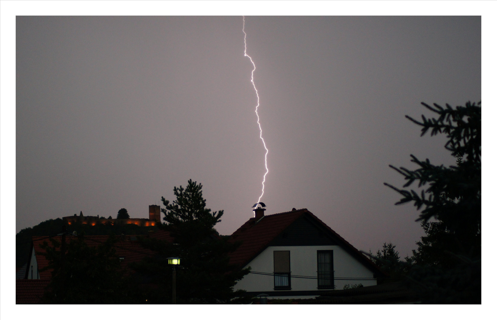 Heute Morgen Blitz Gewitter über den Drei Gleichen