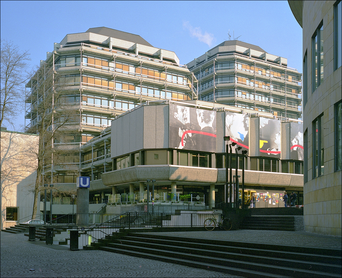 * heute stehen da Butzelhäuschen, auch "Neue Altstadt" genannt *