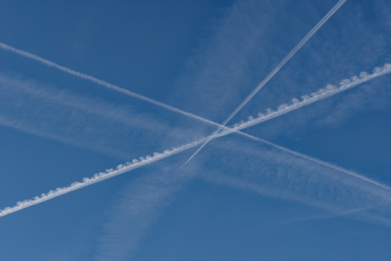 Heute war richtig was los am Himmel - kreuz und quer!