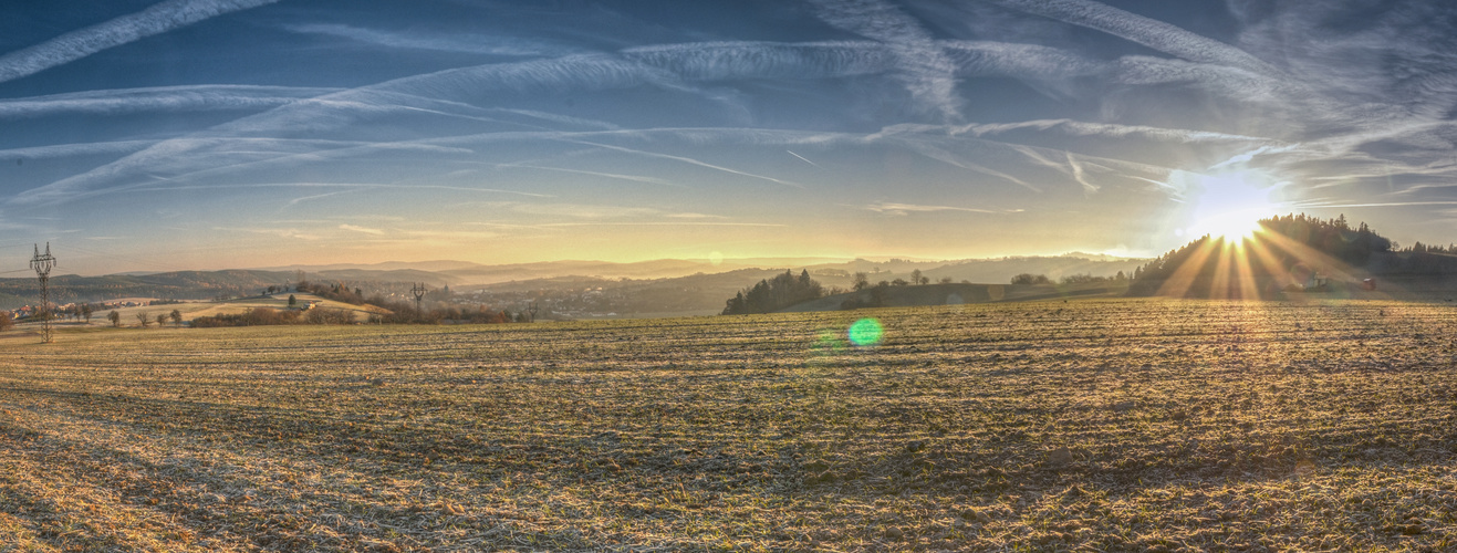 Heuto Morgen auf dem Acker zwischen Pennewitz und Dörnfeld