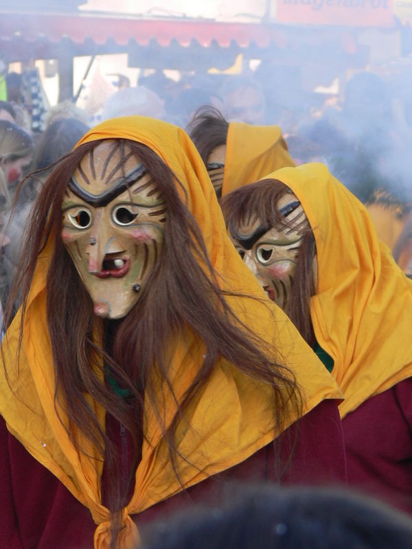 Hexe bei der Fasnet in Neuhausen