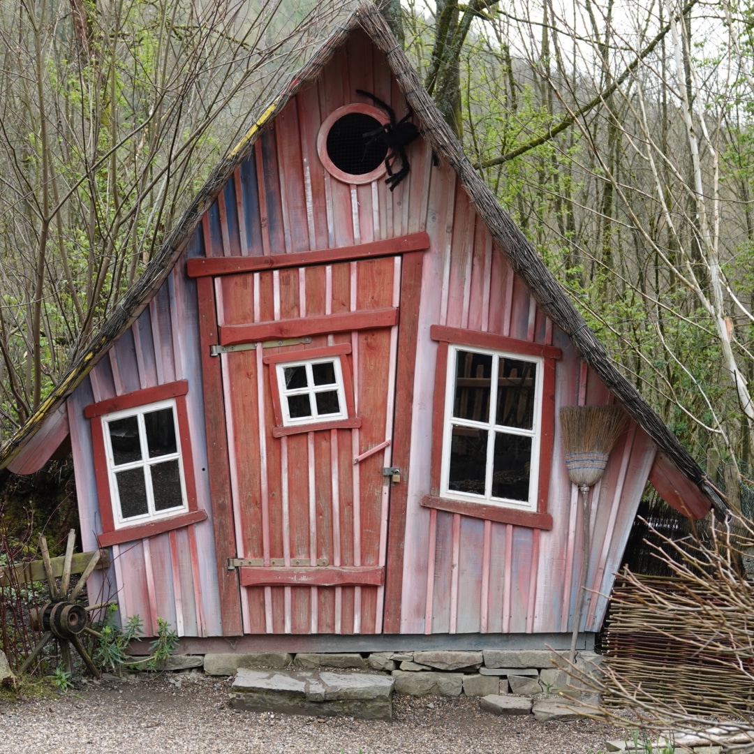 Hexenhaus im Affen- und Vogelpark Reichshof-Eckenhagen