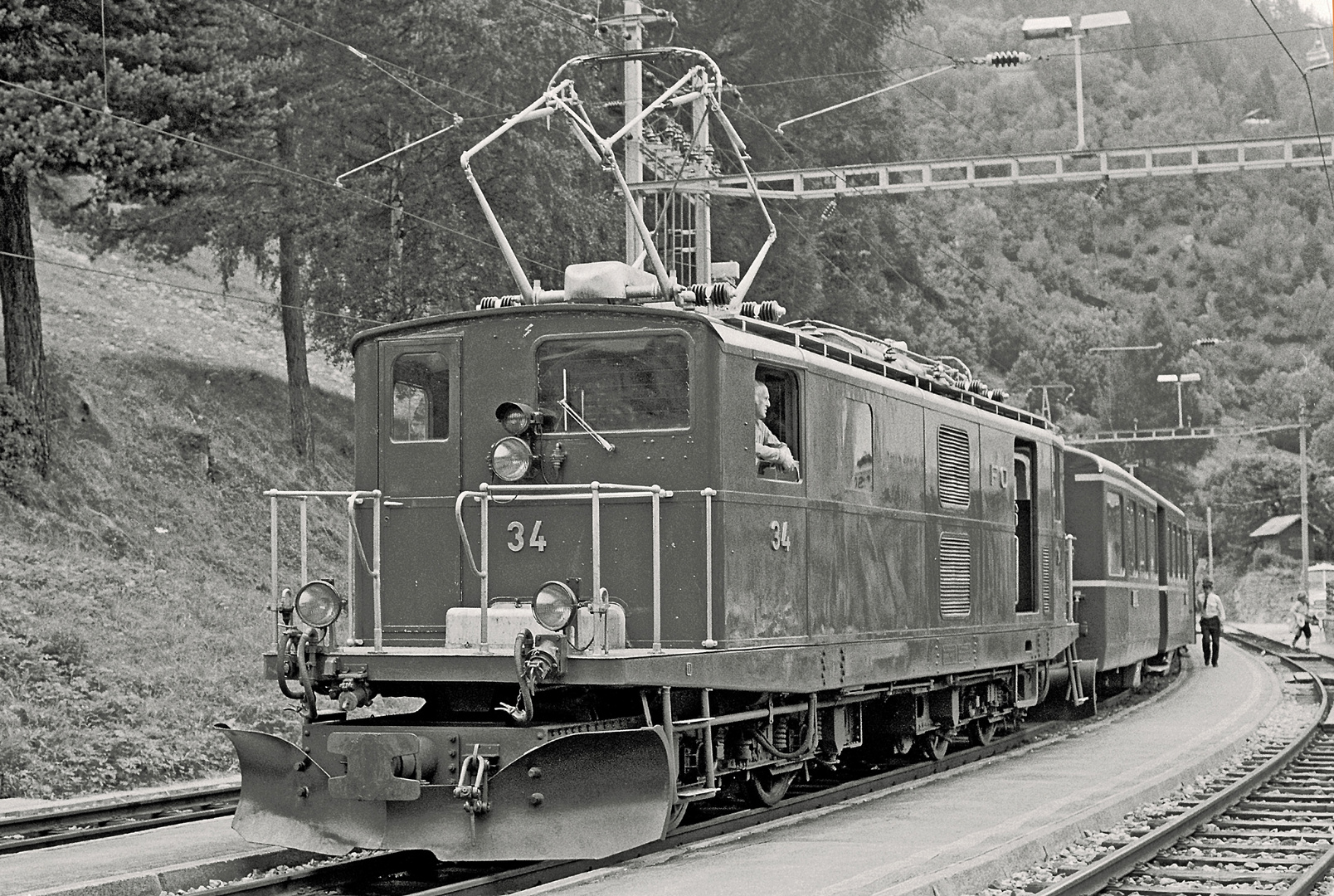 HGe 4-4  Nr.34  Furkaoberalp Bahn Fiesch  09. 1982