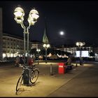 HH-Bicicletta sullo sfondo della Rathausmarkt