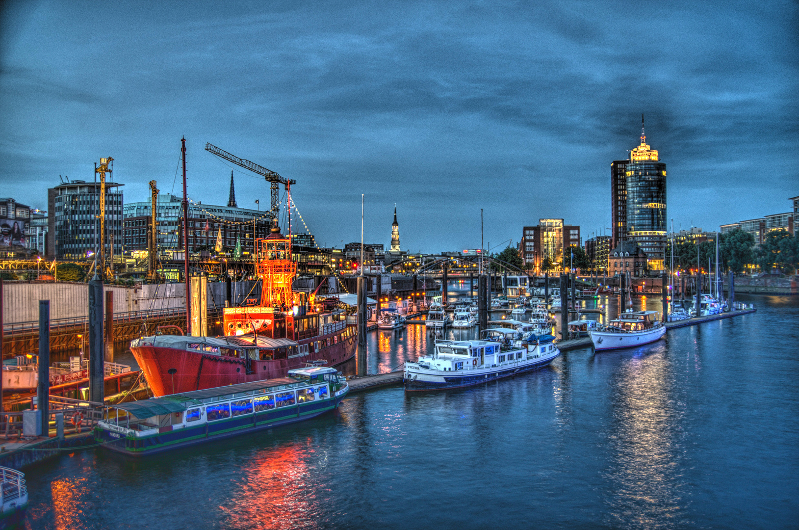 HH - Feuerschiff by night