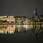 HHer Binnenalster bei Nacht