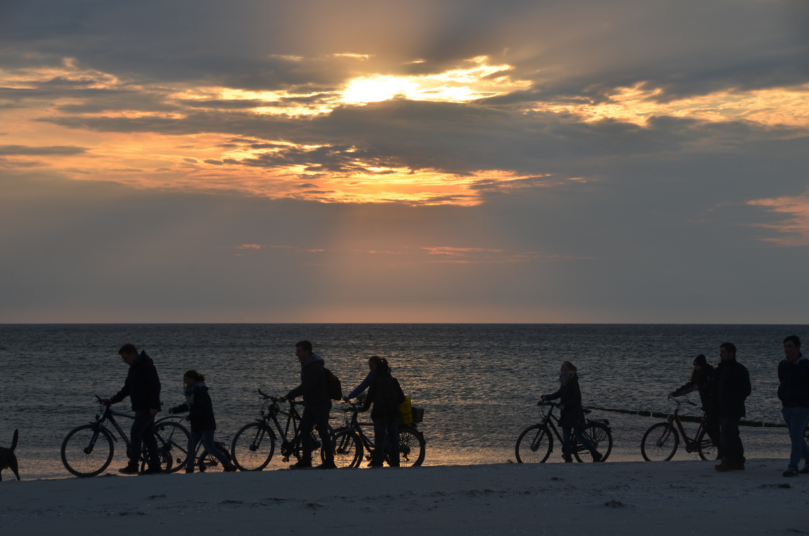 Hiddensee'er Jugend am Strand