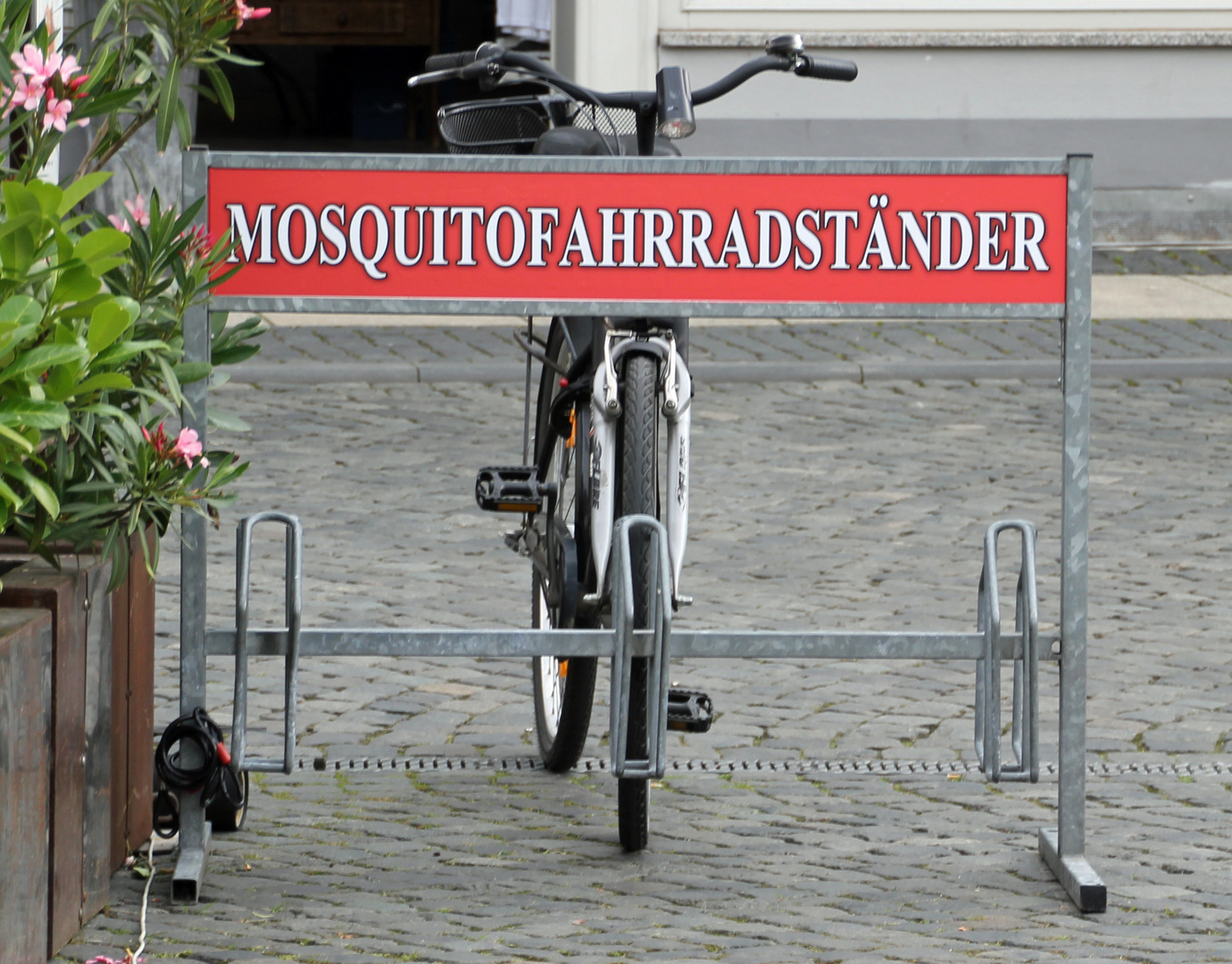 Hier dürfen nur Stechmücken ihre Räder abstellen!