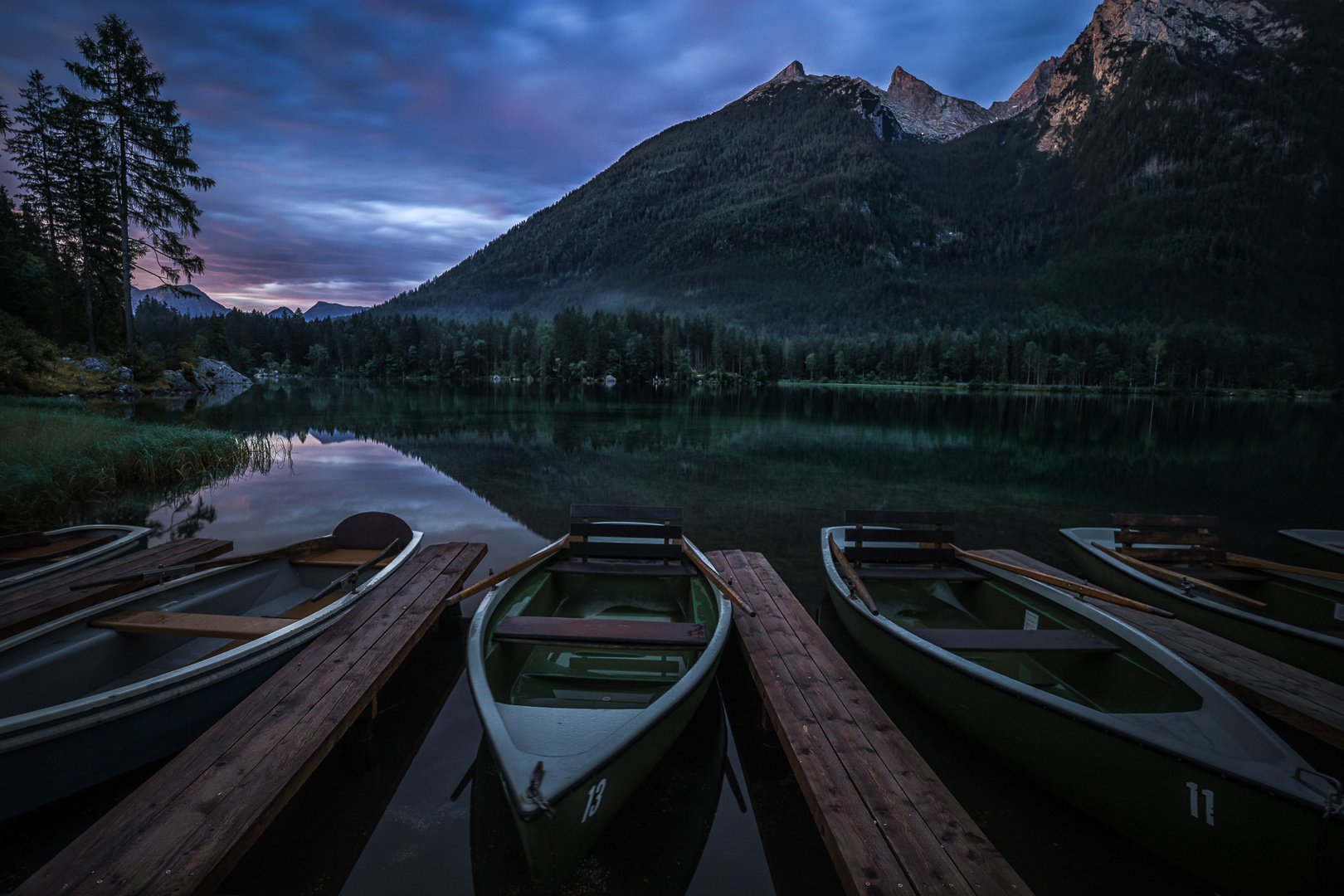 Hier ein Bild vom Sonnenaufgang vom Hintersee bei Berchtesgaden.