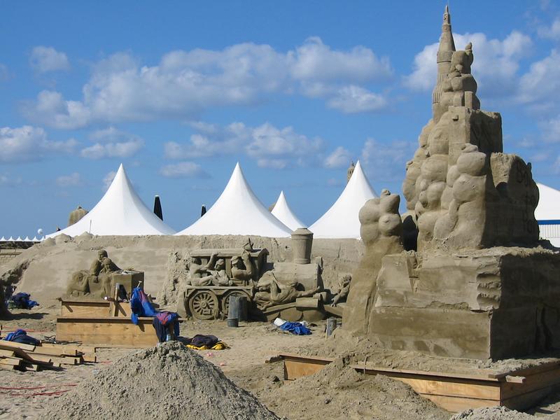 Hier entsheht eine (Sand)Welt Sandworld 2003