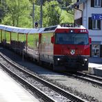 Hier fährt nun der Interegio von St.Moritz nach Chur ein